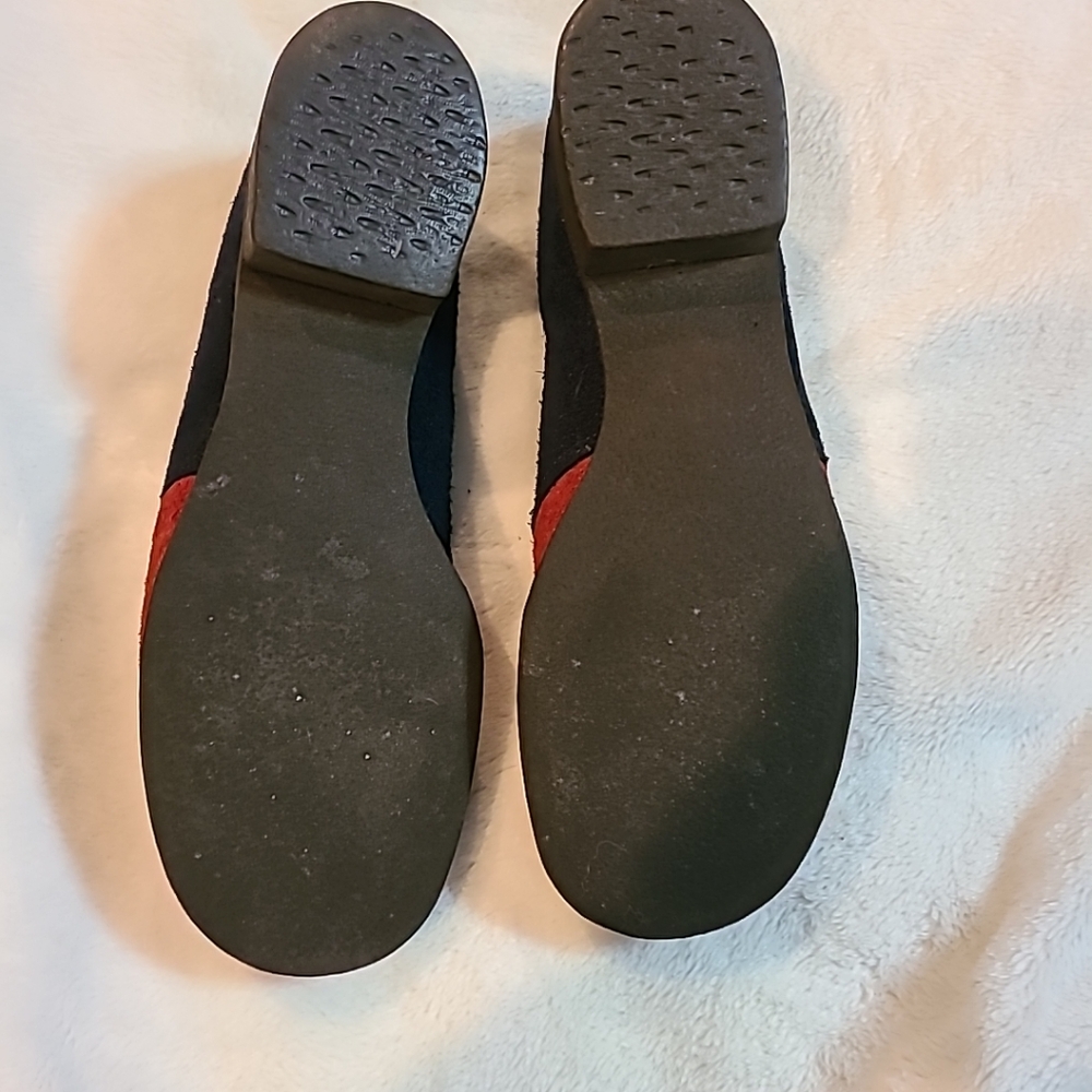 Marvelous Vintage Sbicca Suede Shoes - Picture 6 of 8